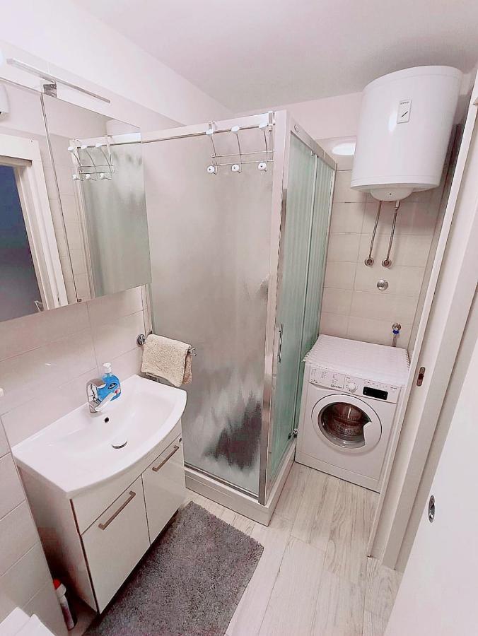 Apartment Glavaric โอมิช ภายนอก รูปภาพ